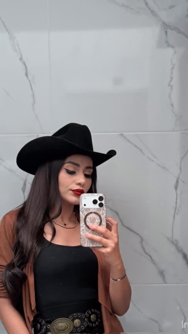 Post 6 by Vanessa Barcenas Perez on Instagram (video)