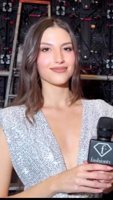 Post 2 by Aurora Camardi on Instagram (video)