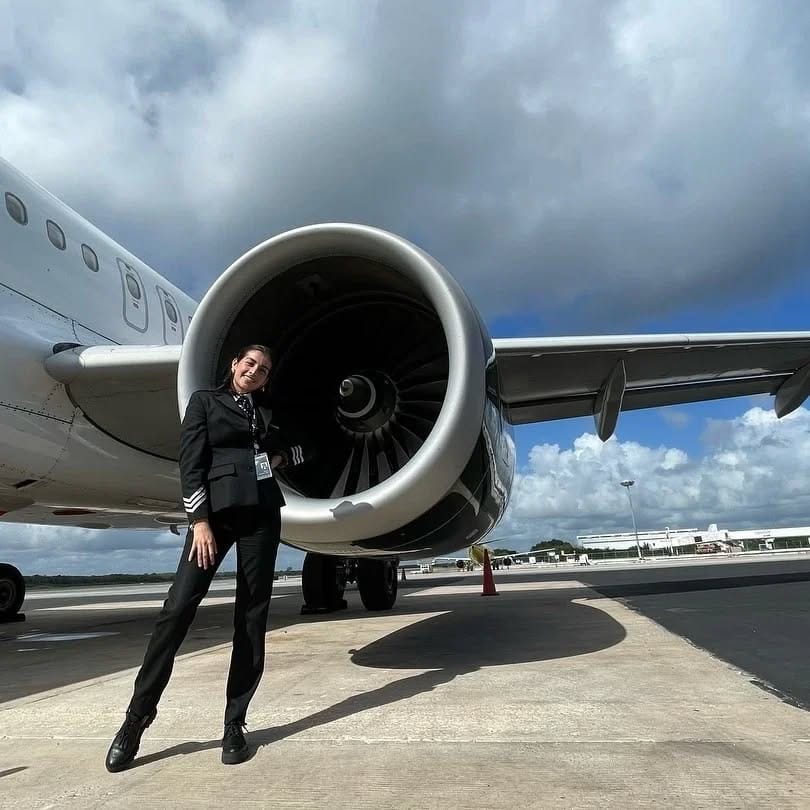 Post 9 by 🛫Lifestyle Aviation🛬 on Instagram (carousel)