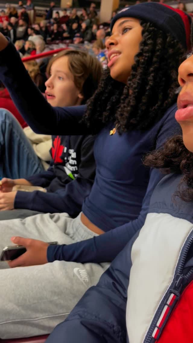 Post 2 by 2 CURLY KUTIES™️ on Instagram (video)