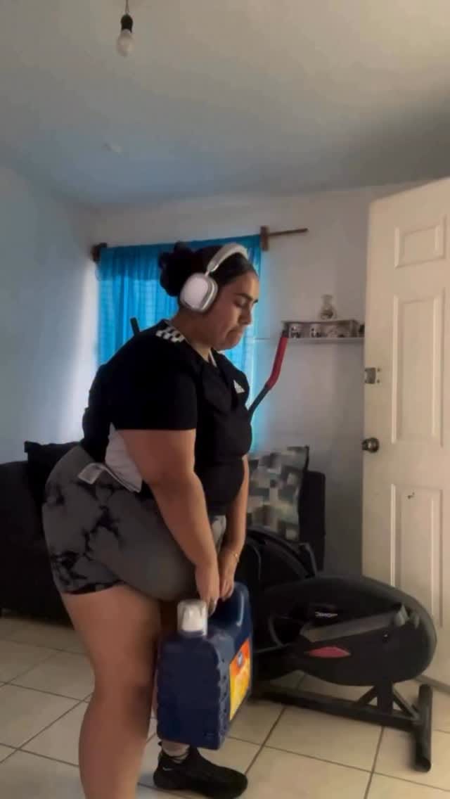Post 8 by ✨ ᑕᕼEᗰO OᖇTEGᗩ✨ on Instagram (video)