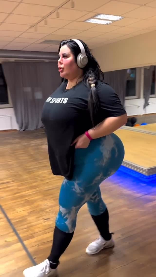 Post 2 by ✨ ᑕᕼEᗰO OᖇTEGᗩ✨ on Instagram (video)