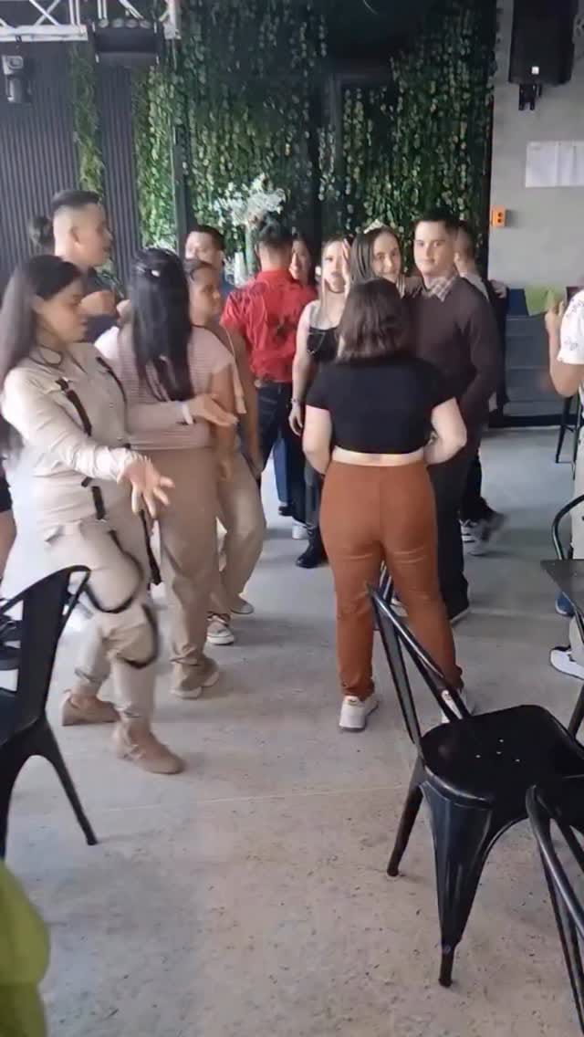 Post 4 by ✨ ᑕᕼEᗰO OᖇTEGᗩ✨ on Instagram (video)