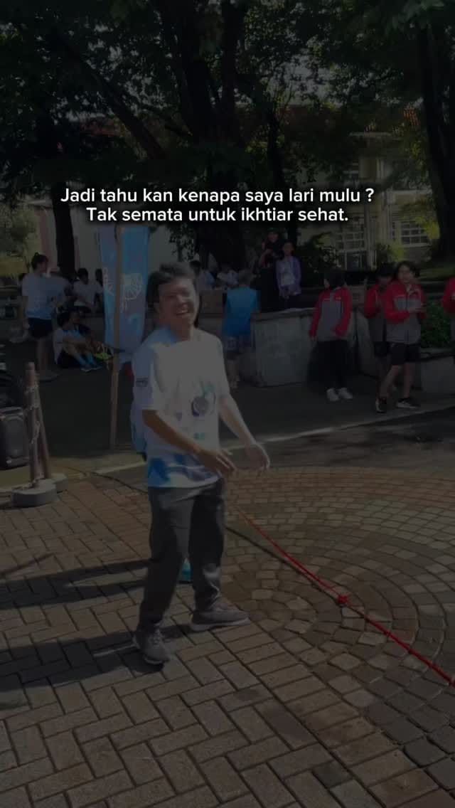 Post 8 by Nychken Gilang on Instagram (video)