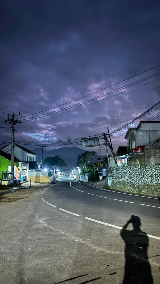 Post 2 by Nychken Gilang on Instagram (video)