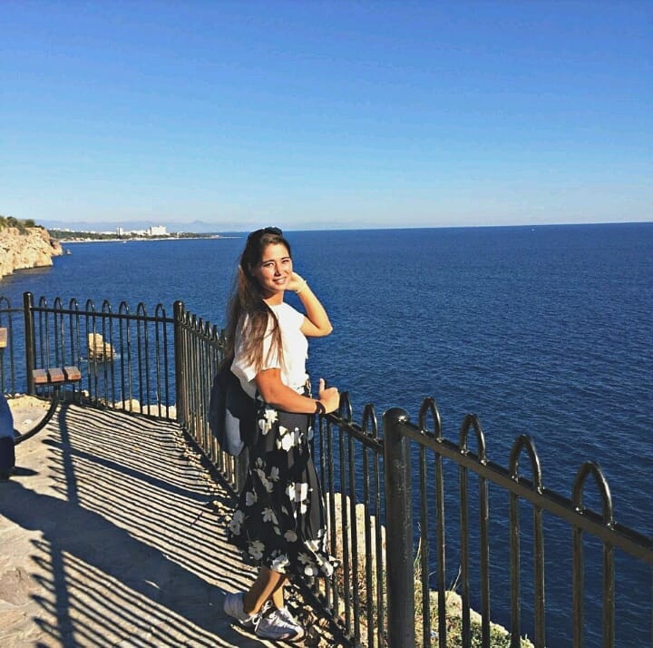 Post 5 by Melek Özen on Instagram (image)