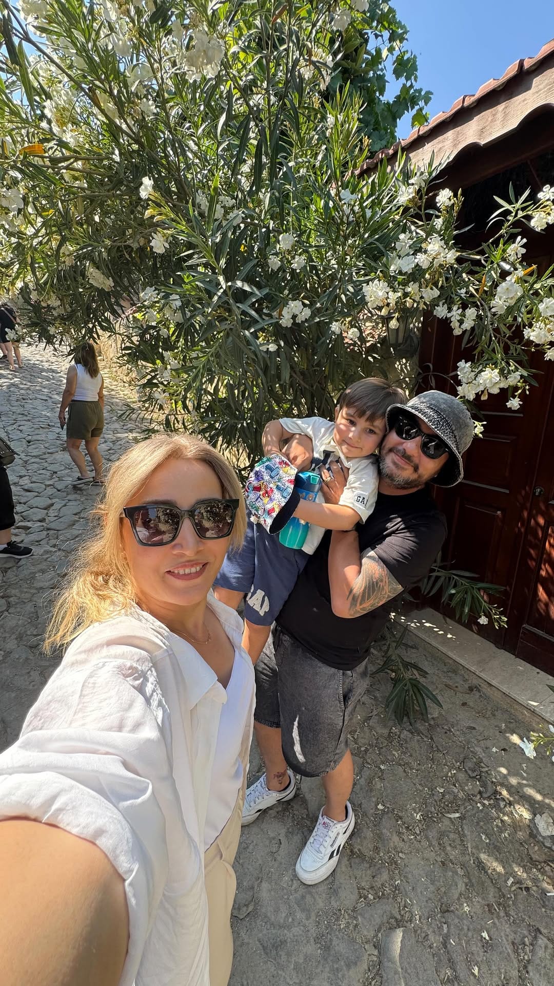 Post 6 by 𝐺𝑜̈𝑧𝑑𝑒’𝑛𝑖𝑛 𝑎𝑛𝑛𝑒𝑙𝑖𝑘 𝑠𝑒𝑟𝑢̈𝑣𝑒𝑛𝑖 on Instagram (video)