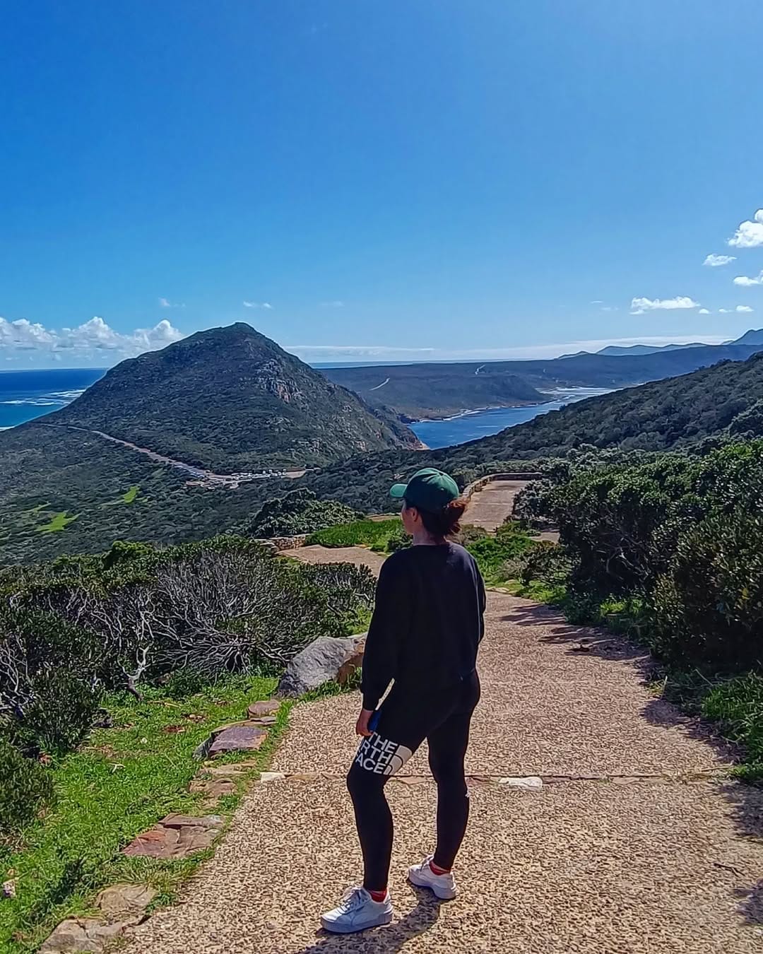 Post 9 by Ali&Charlotte || Travel Couple on Instagram (image)