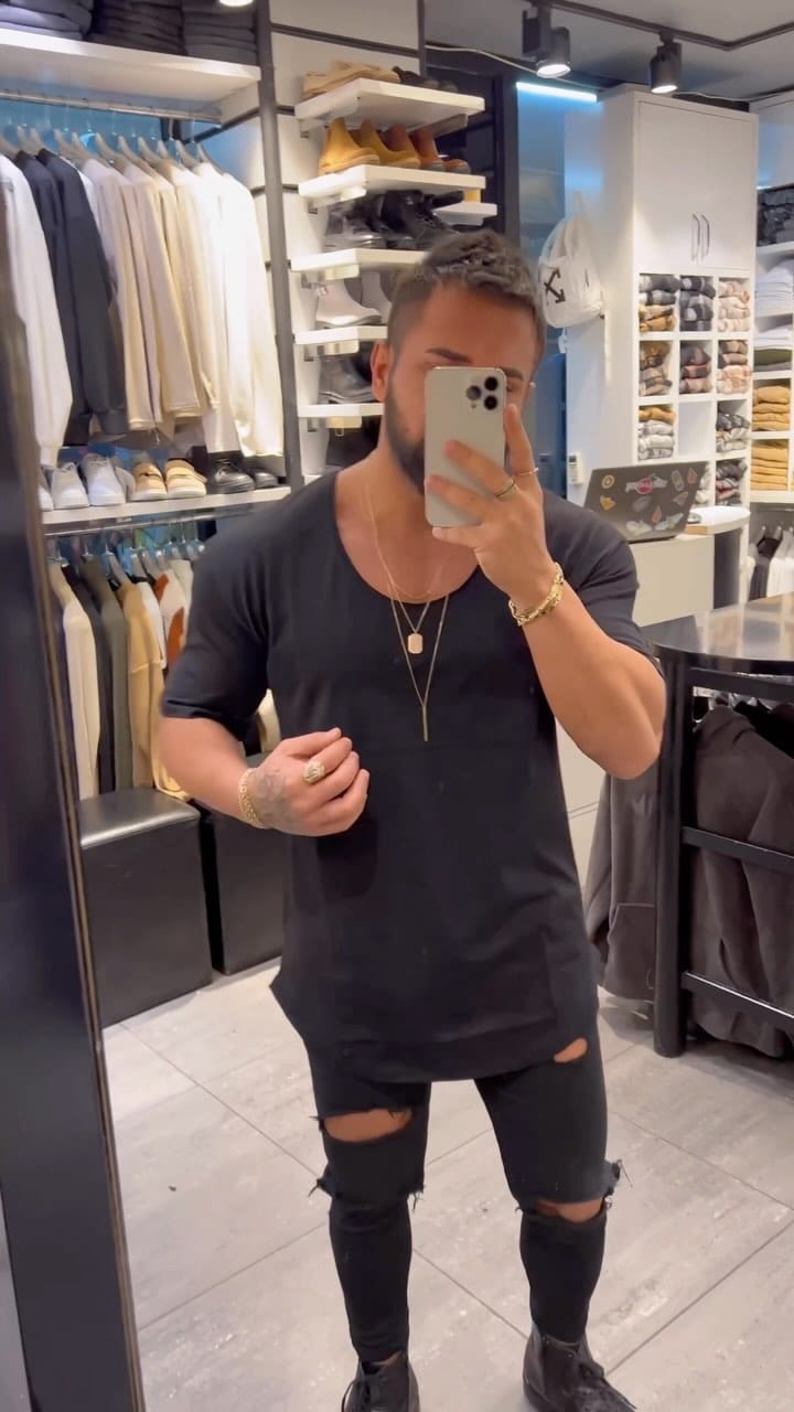 Post 10 by Sabai Moda on Instagram (video)