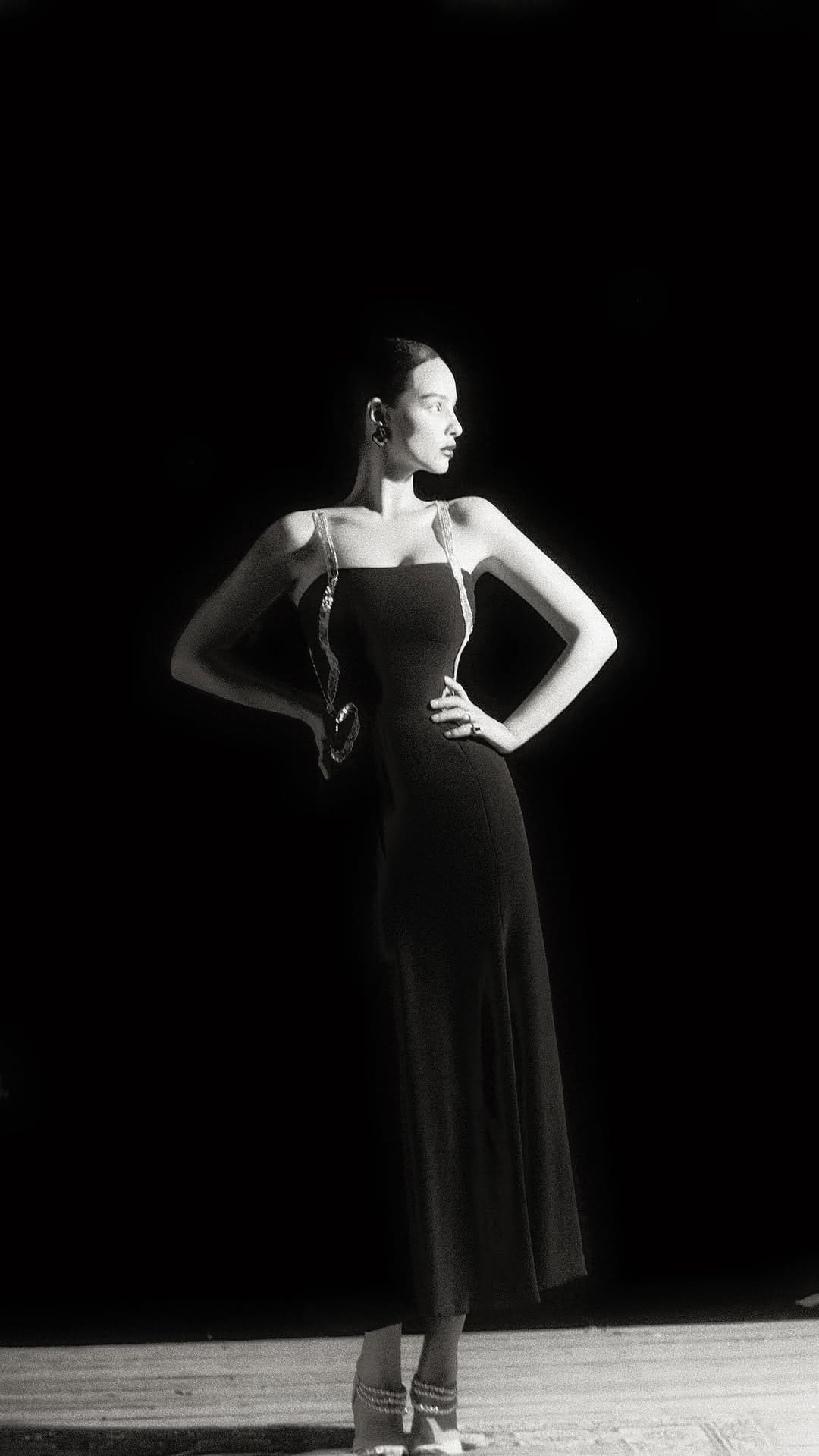Post 4 by Dee Usmanova on Instagram (video)