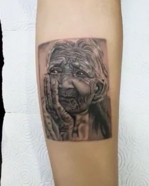 Post 9 by Etiler Tattoo on Instagram (video)