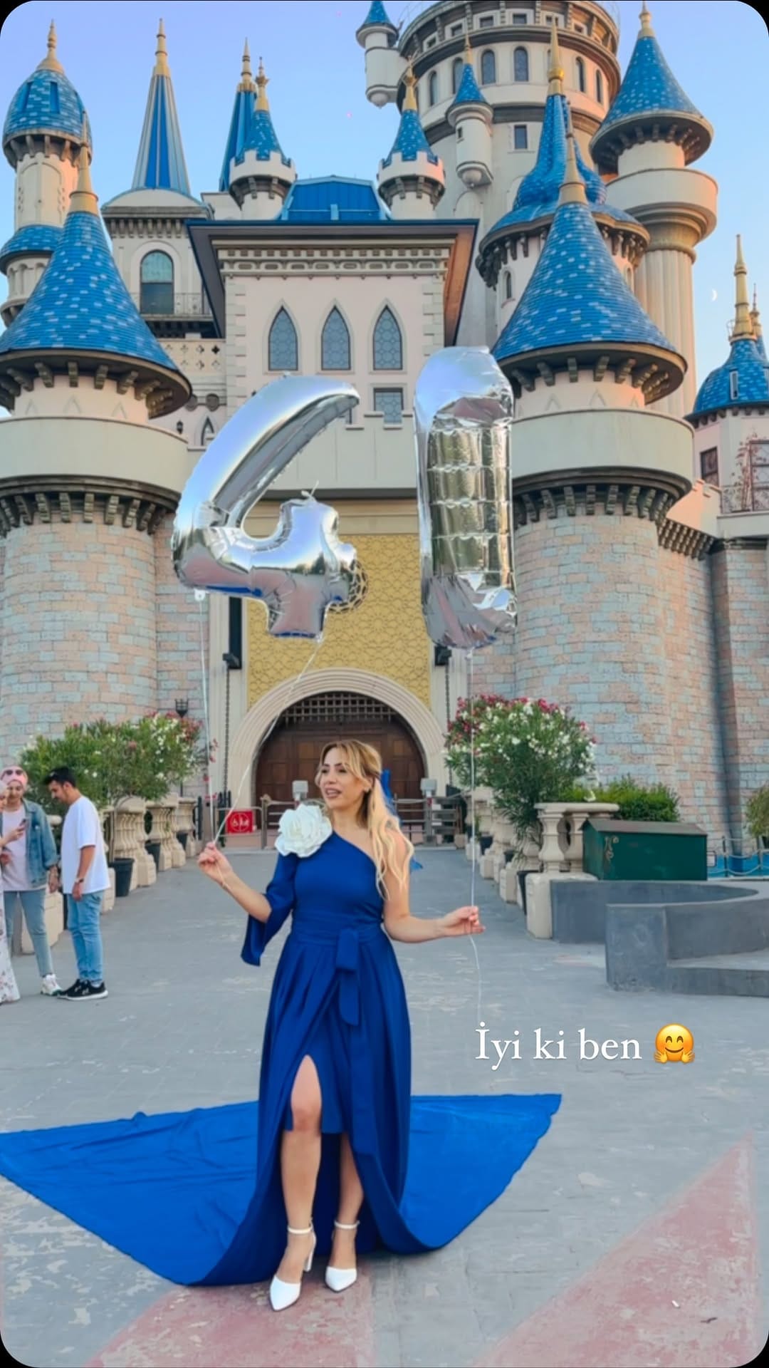 Post 10 by Şaira Elisagil on Instagram (video)