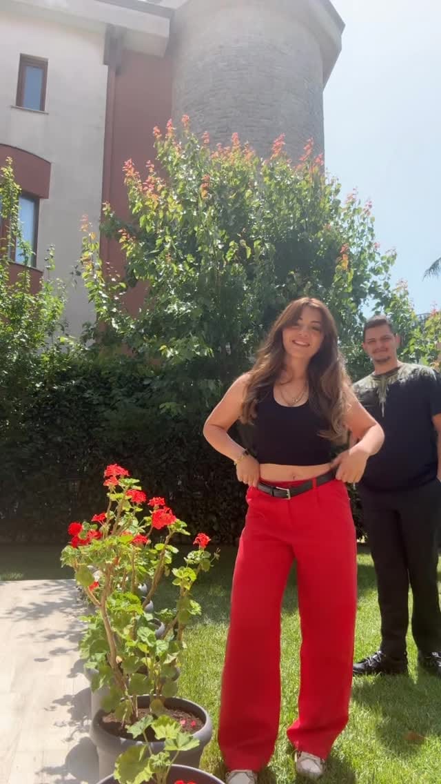 Post 5 by Ecem Demircan on Instagram (video)