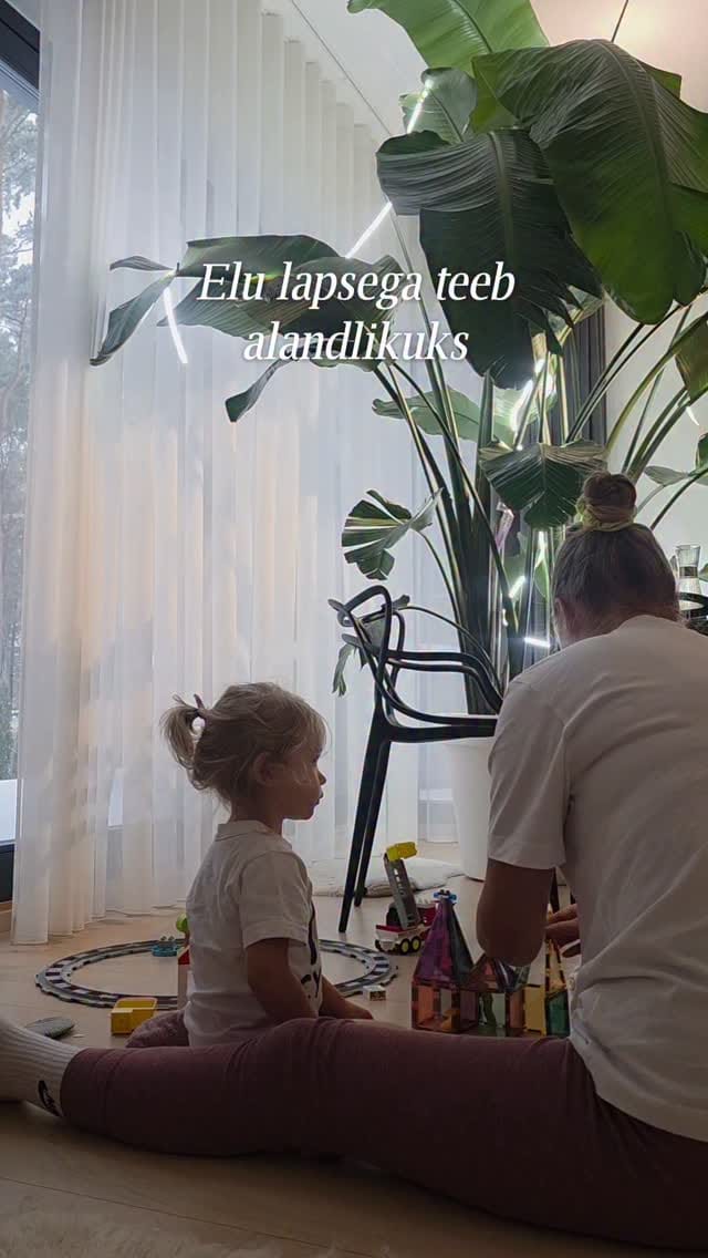 Post 1 by H E L E N    A D A M S O N on Instagram (video)