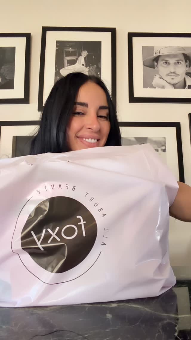 Post 9 by Julia Karagianni on Instagram (video)