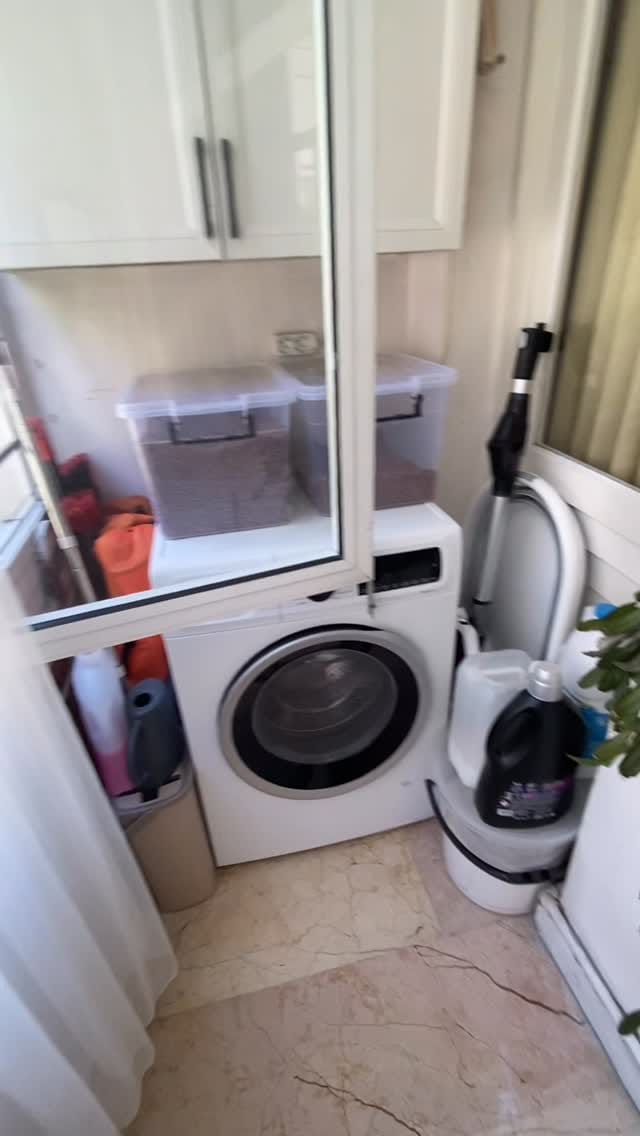 Post 2 by Nesrin Kaya on Instagram (video)