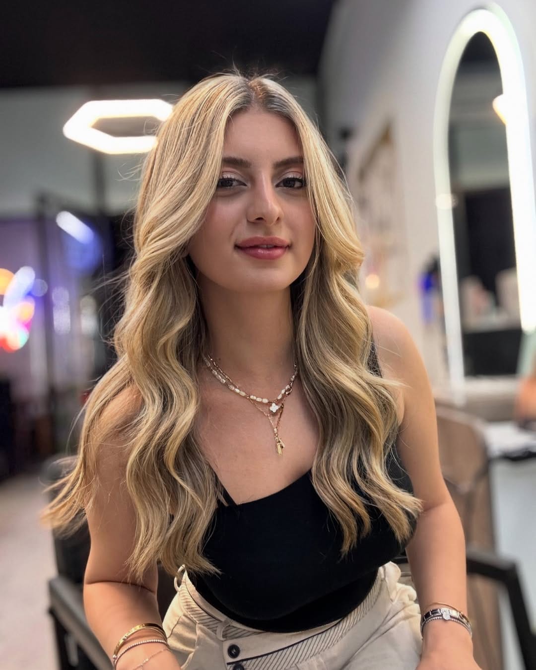 Post 8 by 𝙍𝙄𝙕𝘼 𝘼𝙔𝘿𝙄𝙉    Berber/Kuaför The Brush Art Hair Studio on Instagram (carousel)
