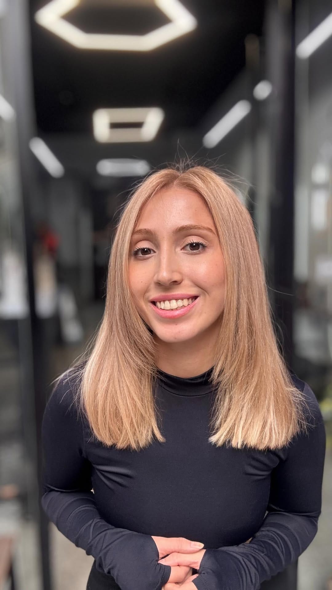 Post 5 by 𝙍𝙄𝙕𝘼 𝘼𝙔𝘿𝙄𝙉    Berber/Kuaför The Brush Art Hair Studio on Instagram (video)