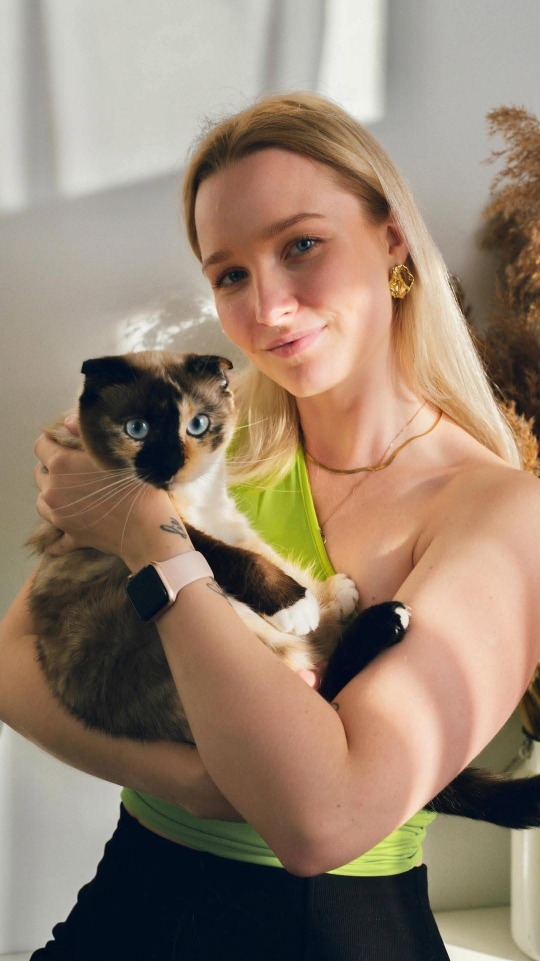 Post 9 by Kiki, Sophie, Cali on Instagram (video)