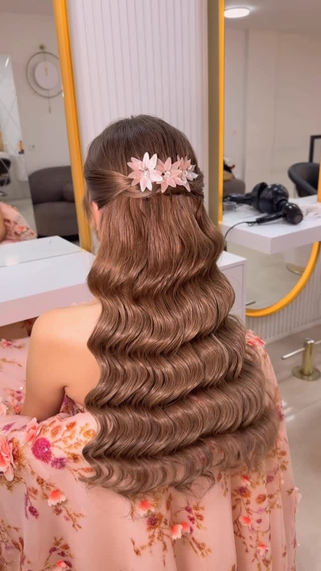 Post 3 by Kuaför Çağdaş Gizem on Instagram (video)