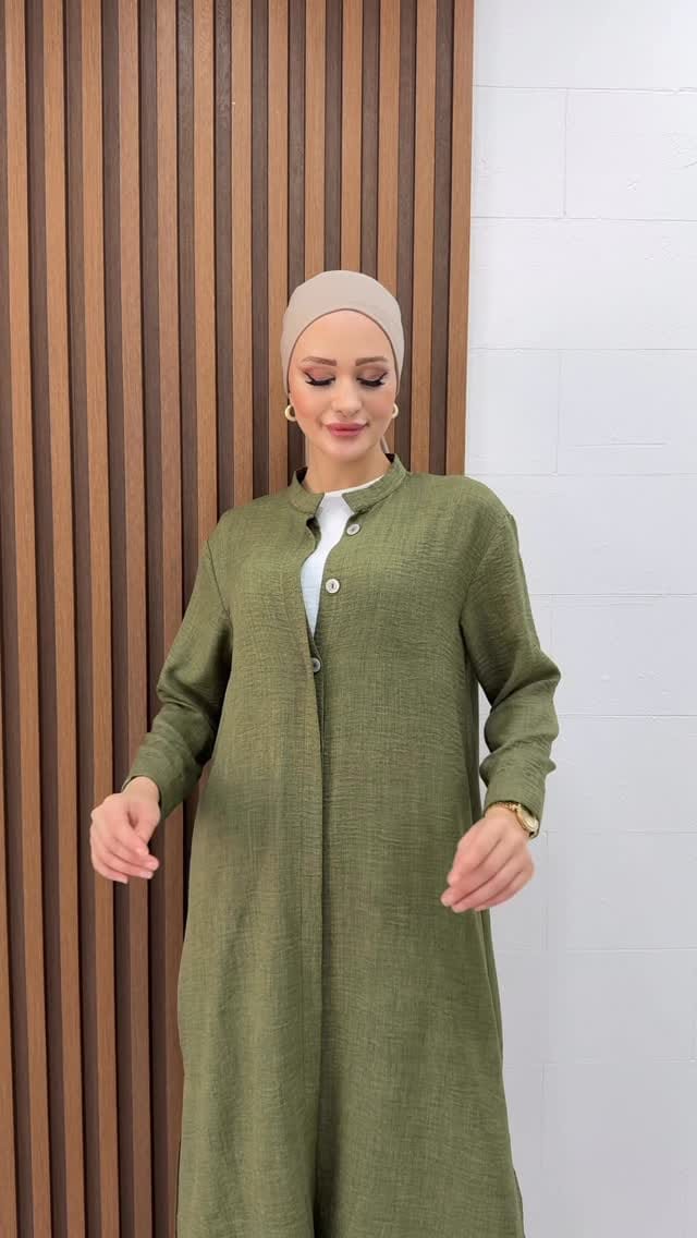Post 1 by Kenza Fashion on Instagram (video)