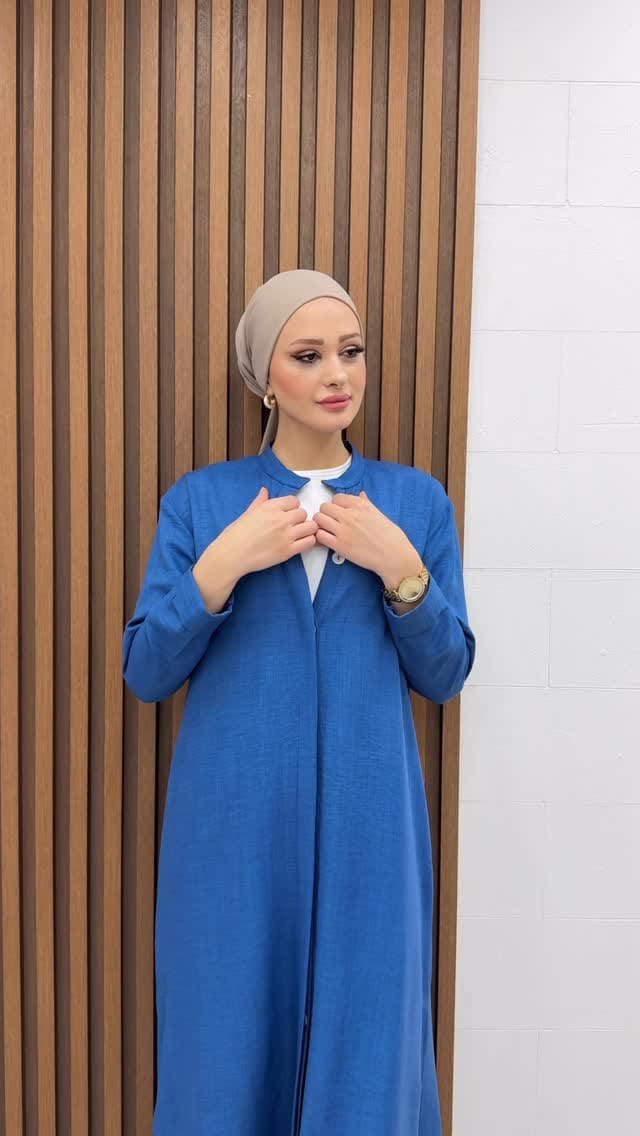 Post 5 by Kenza Fashion on Instagram (video)