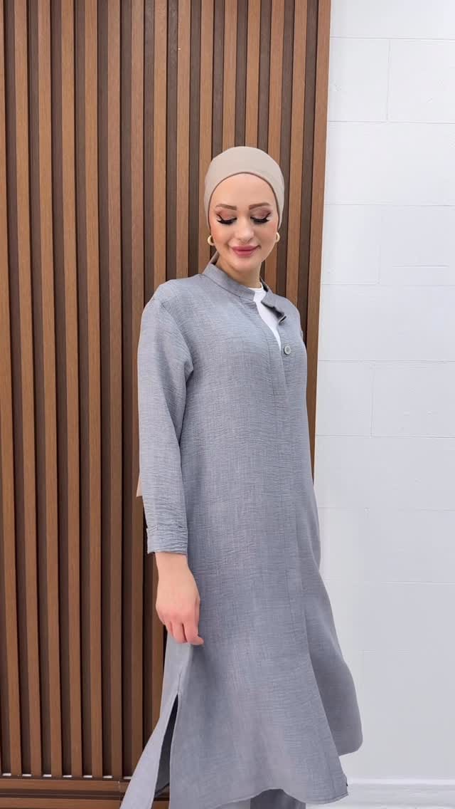 Post 6 by Kenza Fashion on Instagram (video)