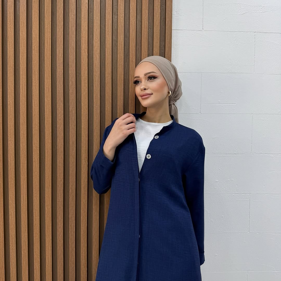 Post 8 by Kenza Fashion on Instagram (carousel)