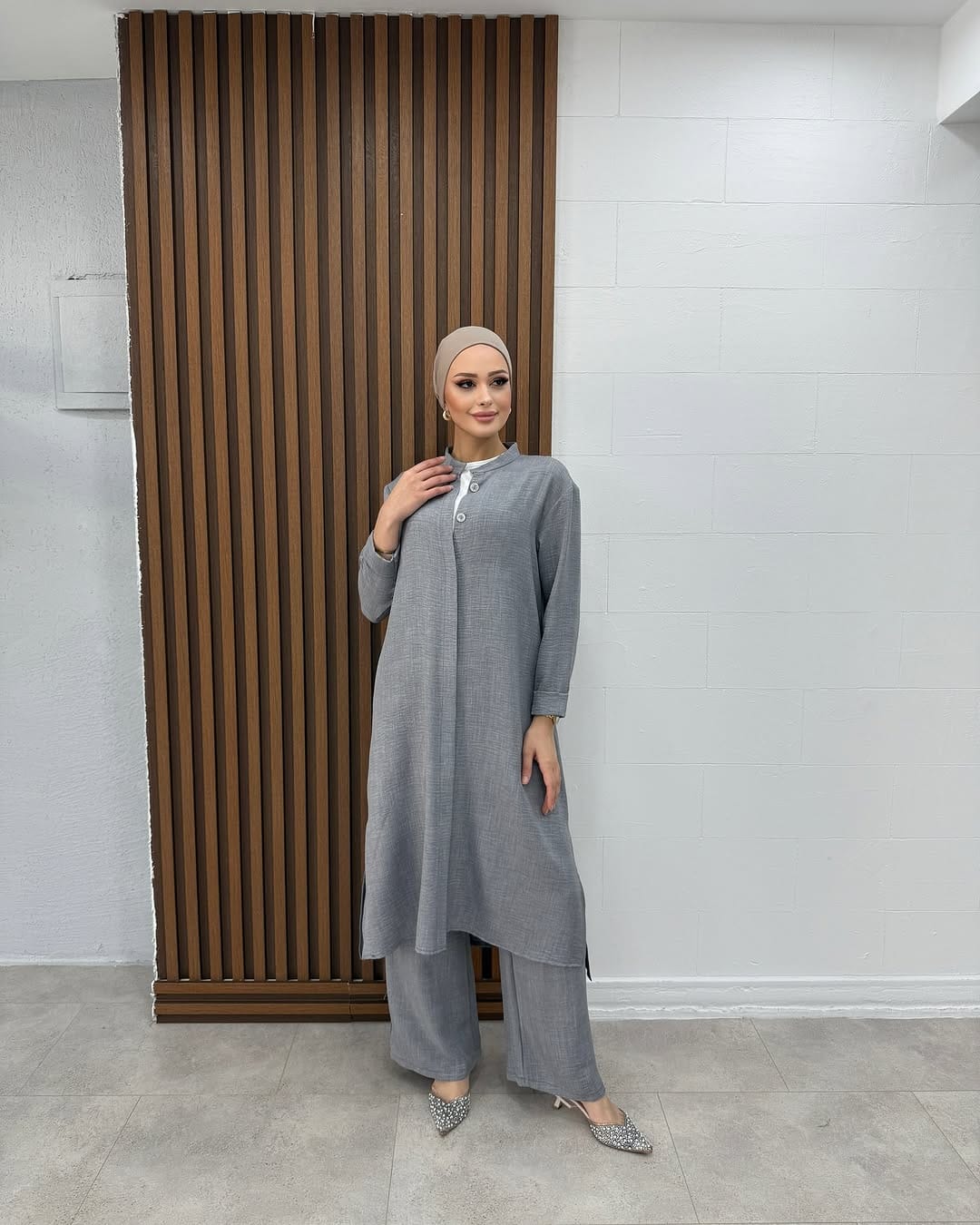Post 10 by Kenza Fashion on Instagram (carousel)