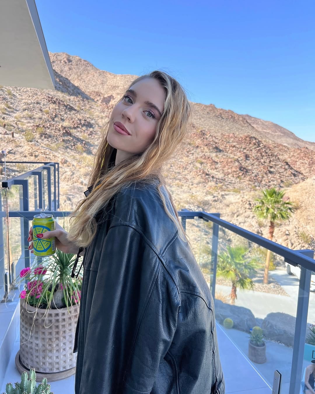 Post 10 by LAURA RANNAVÄLI on Instagram (carousel)