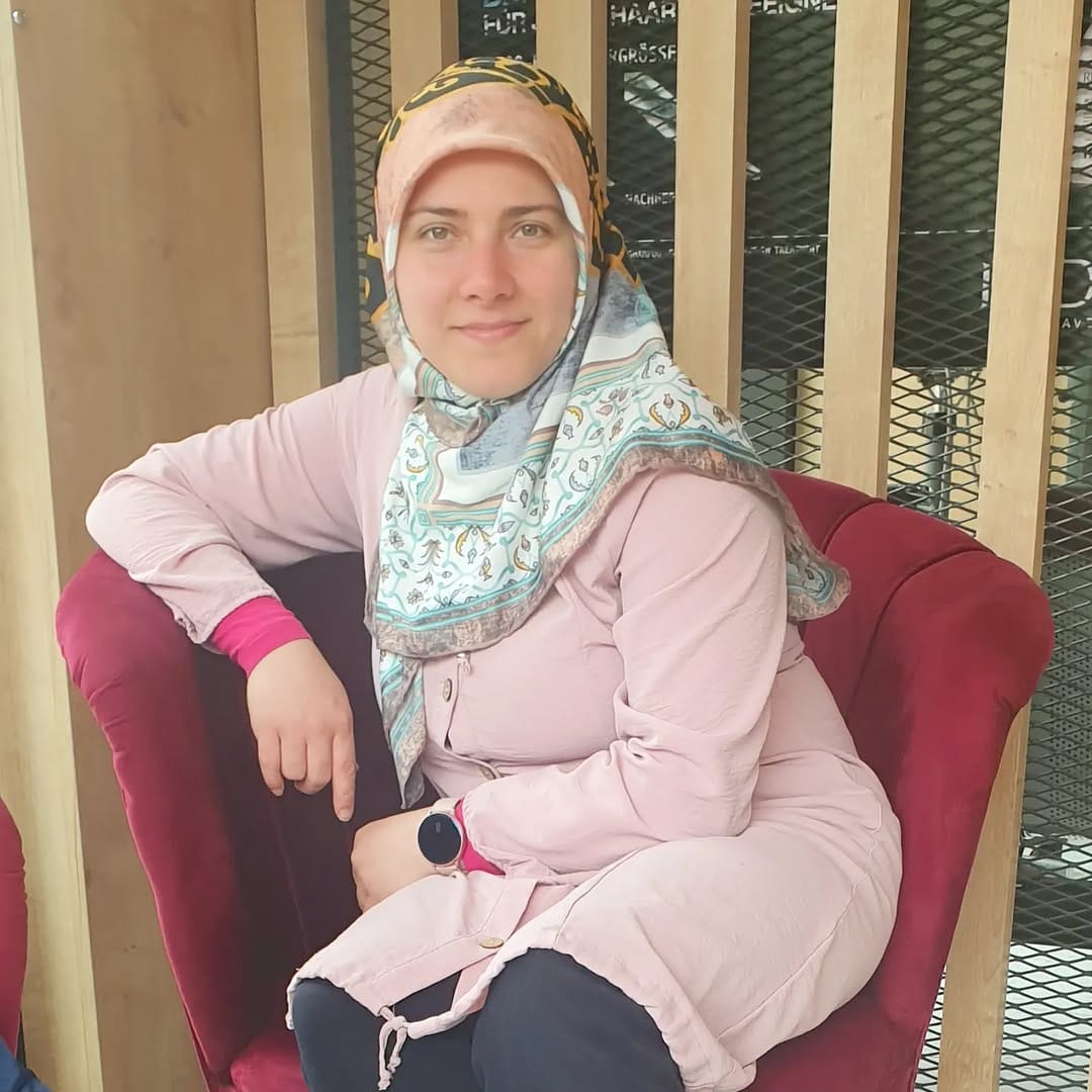 Post 8 by Neslihan Tombul on Instagram (image)