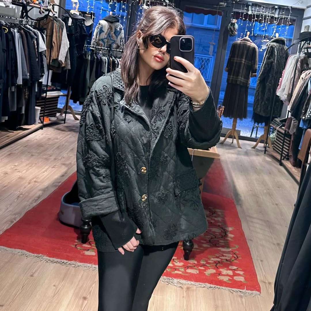 Post 7 by Esra Tonyalı on Instagram (carousel)