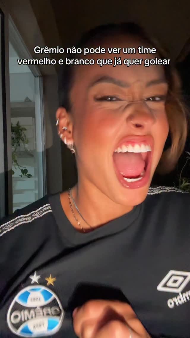 Post 3 by Isabela de Mello on Instagram (video)