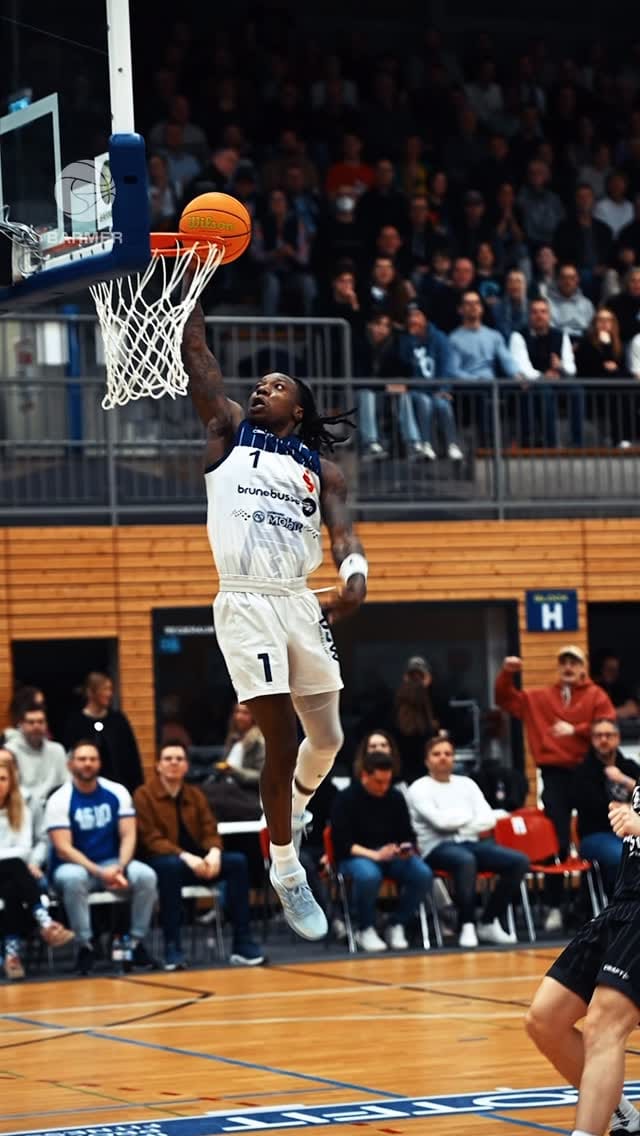 Post 4 by Booman Williams on Instagram (video)