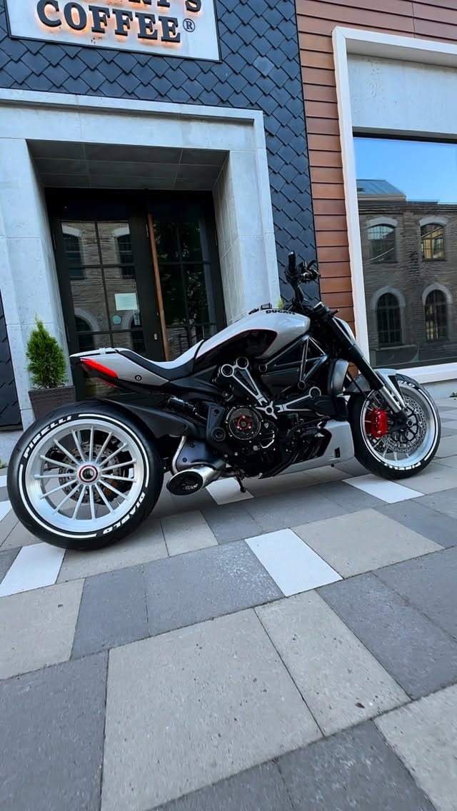 Post 9 by KikasDesign on Instagram (video)