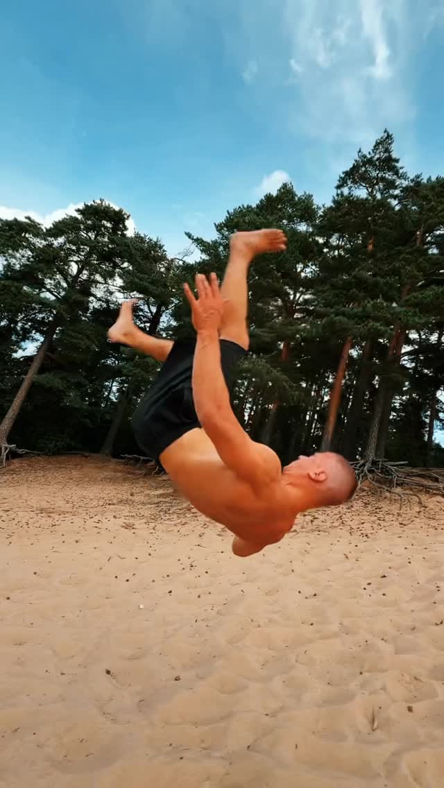 Post 6 by A.N.2.M on Instagram (video)