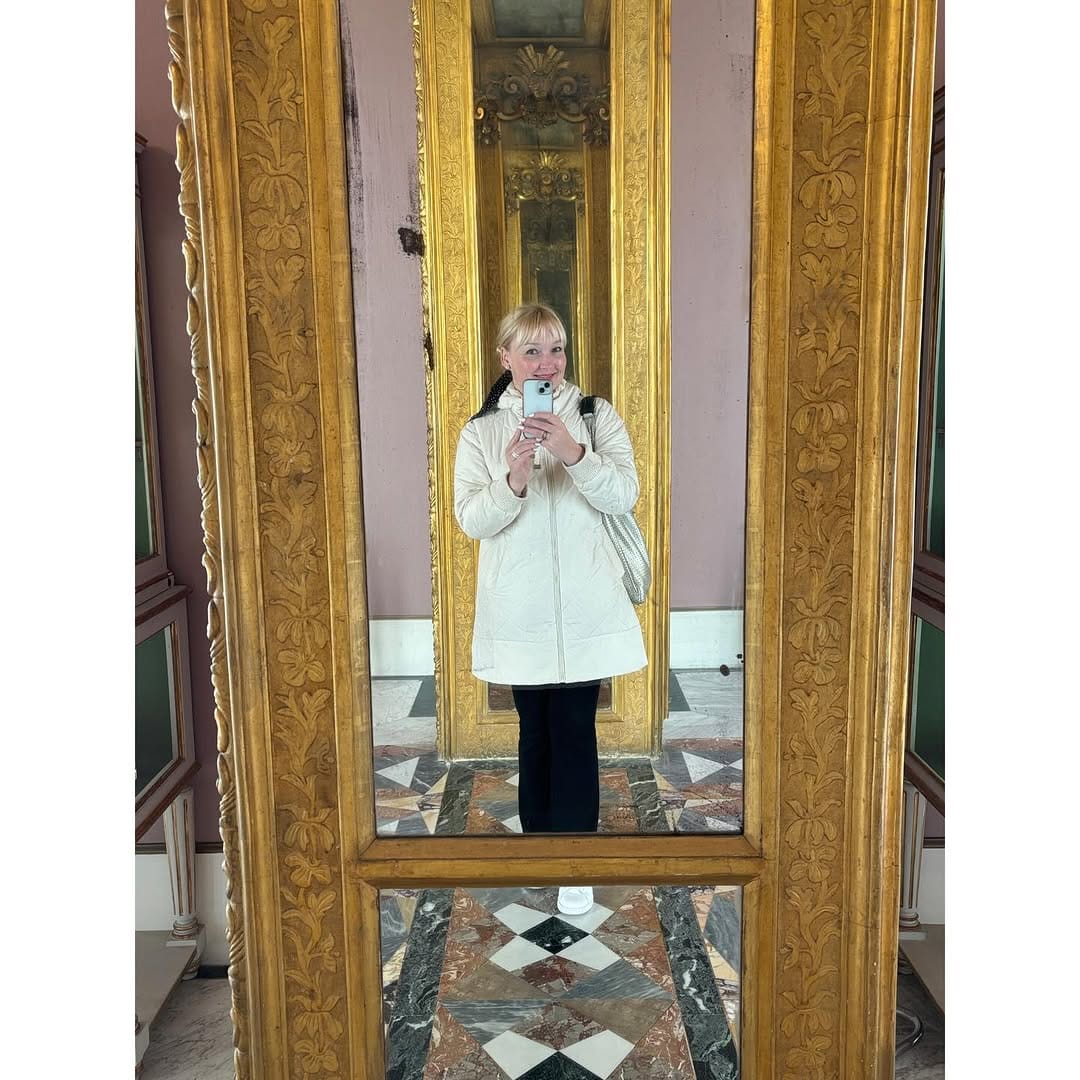 Post 2 by E V E L I N on Instagram (carousel)
