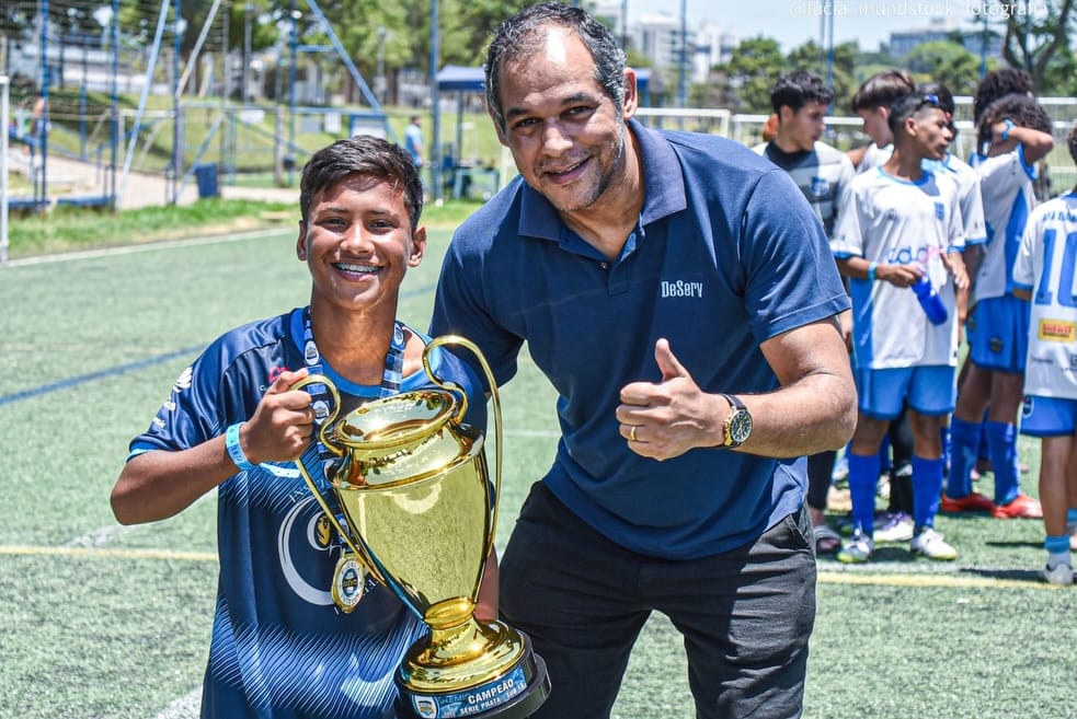 Post 2 by Escola de Futebol Grêmio FBPA on Instagram (carousel)