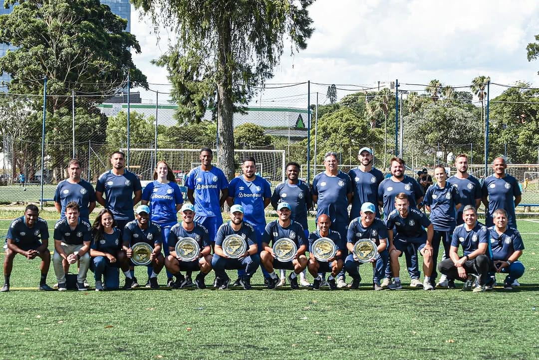 Post 8 by Escola de Futebol Grêmio FBPA on Instagram (carousel)
