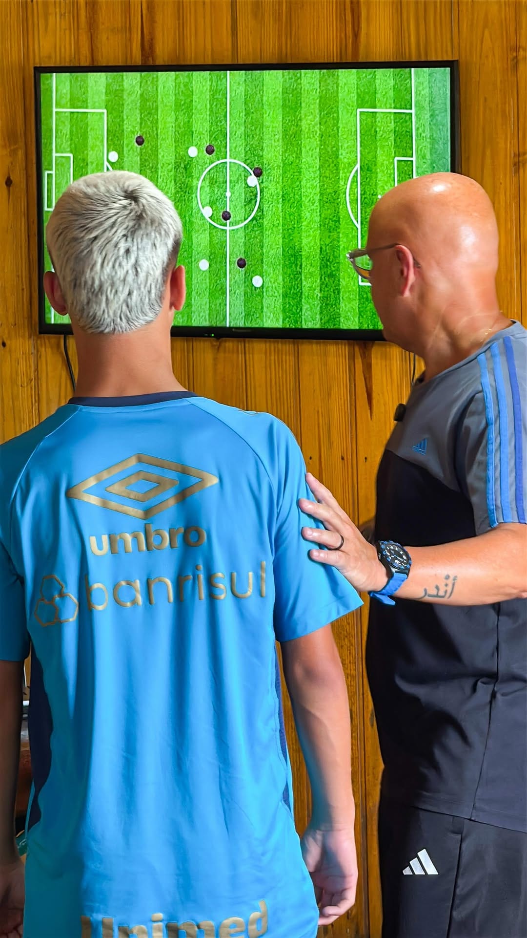 Post 7 by Escola de Futebol Grêmio FBPA on Instagram (video)