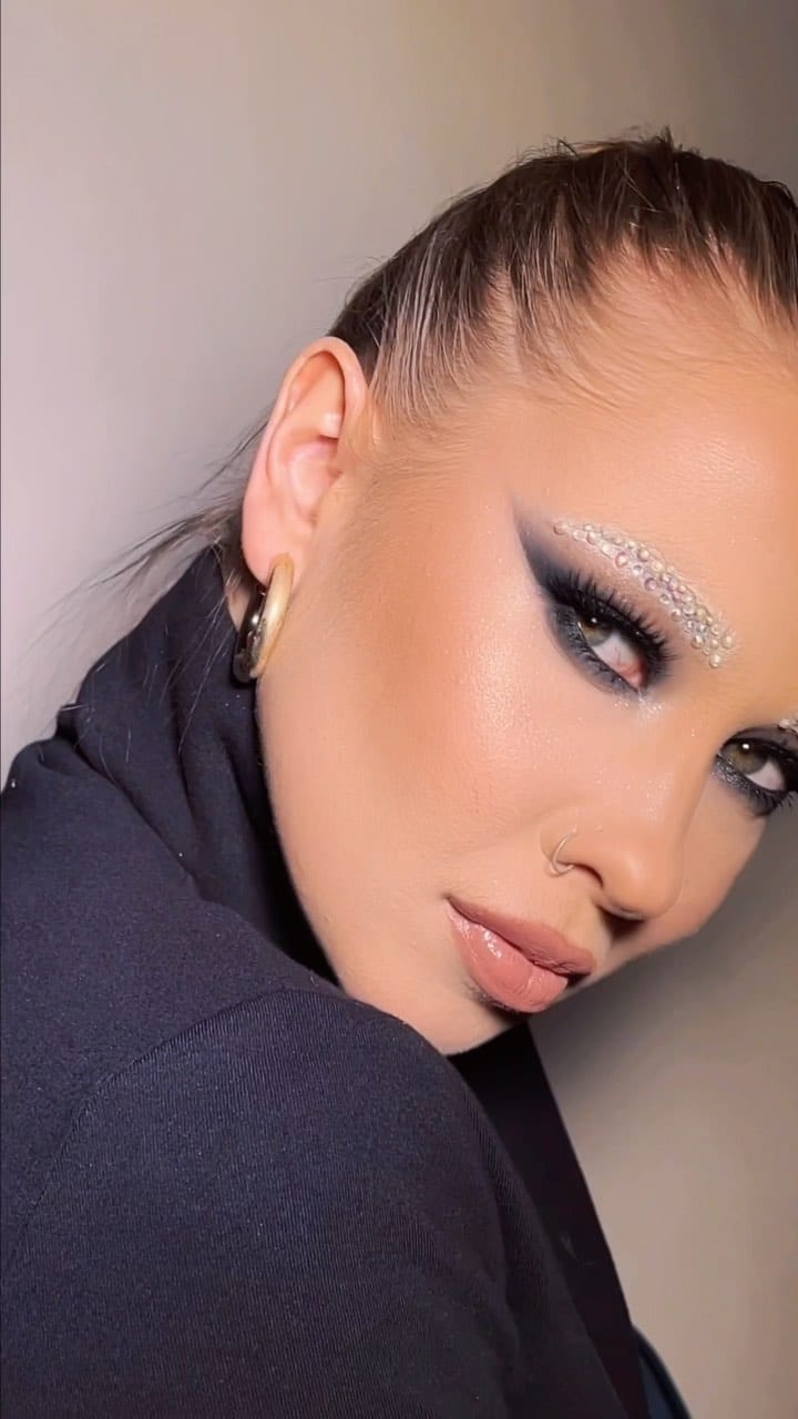 Post 8 by MAKEUP KUWAIT🇰🇼 KZ🇰🇿ASTANA - SHYMKENT ВИЗАЖИСТ БРОВИСТ ОБУЧЕНИЕ on Instagram (video)
