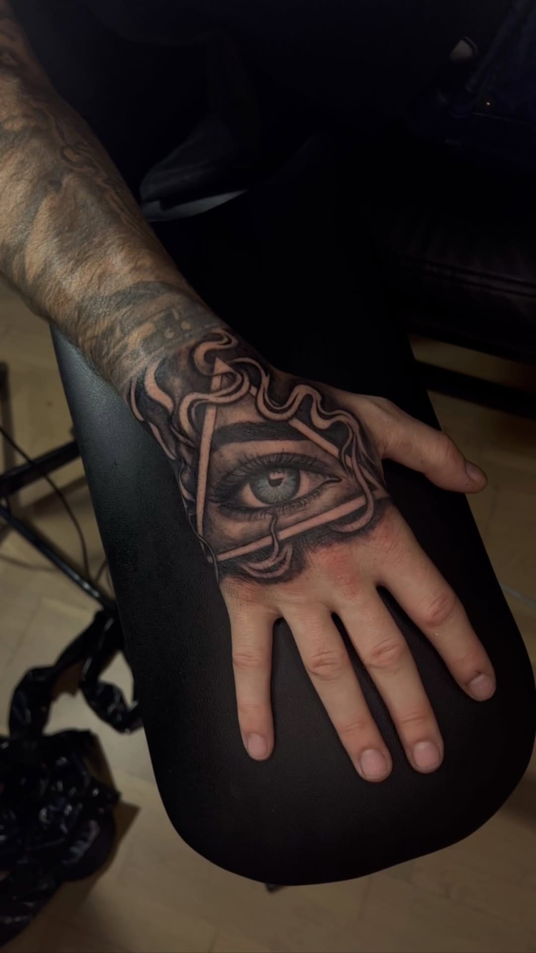 Post 6 by Istanbul Tattoo on Instagram (video)
