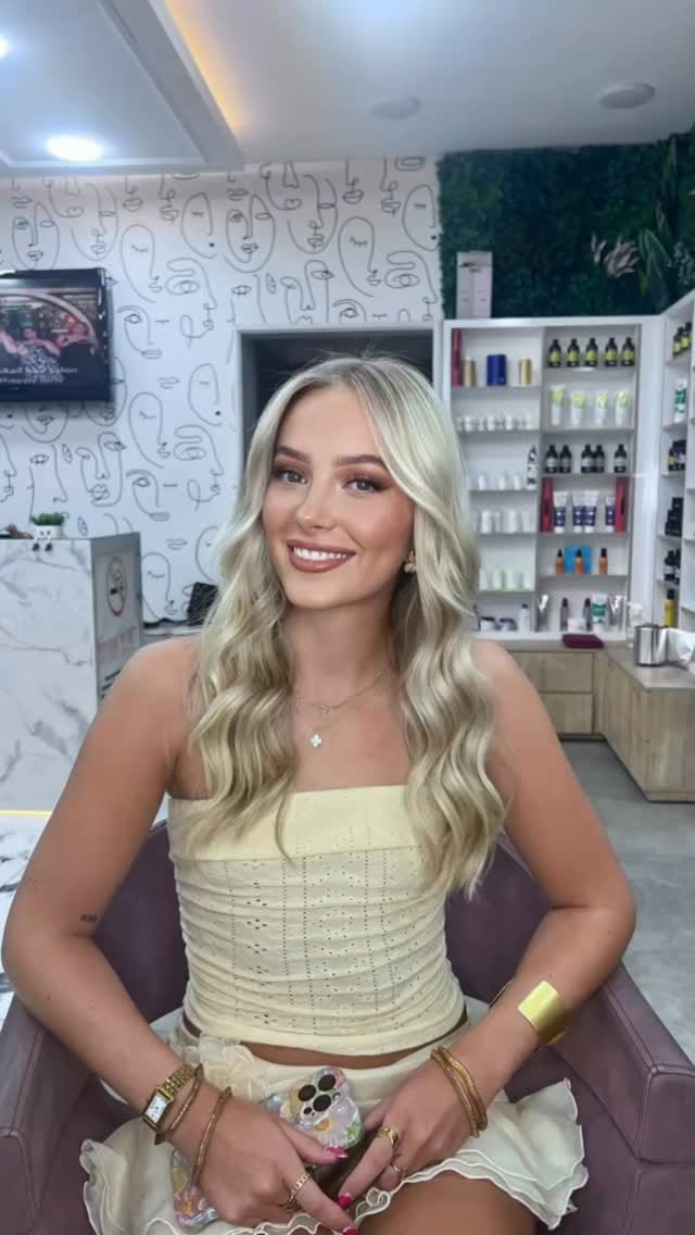 Post 3 by Mikail üzer alanyahairdresser -alanyahairextension on Instagram (video)