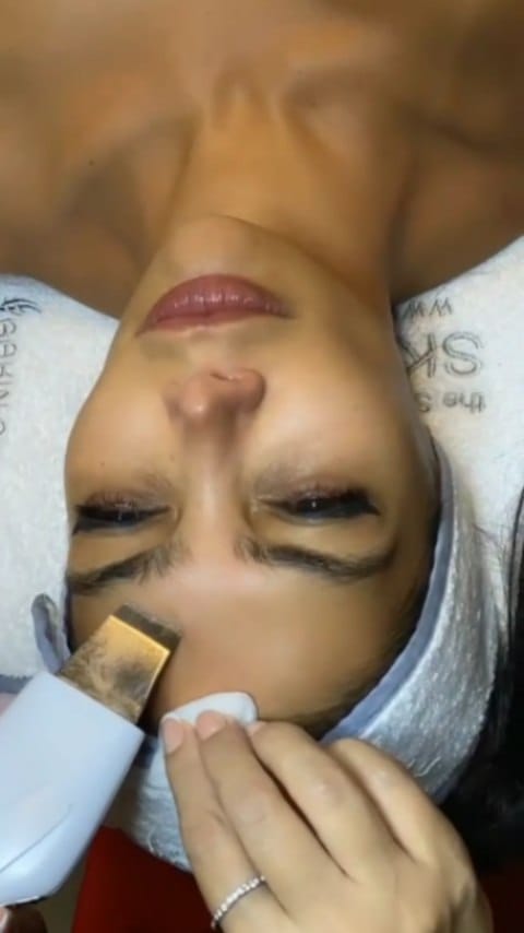 Post 9 by Cilt uzmanı / cilt ürünleri satışı |متخصص پوست و فروش محصولات on Instagram (video)