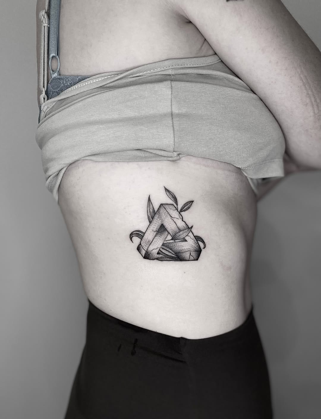 Post 5 by @sinankavaltattoo on Instagram (image)