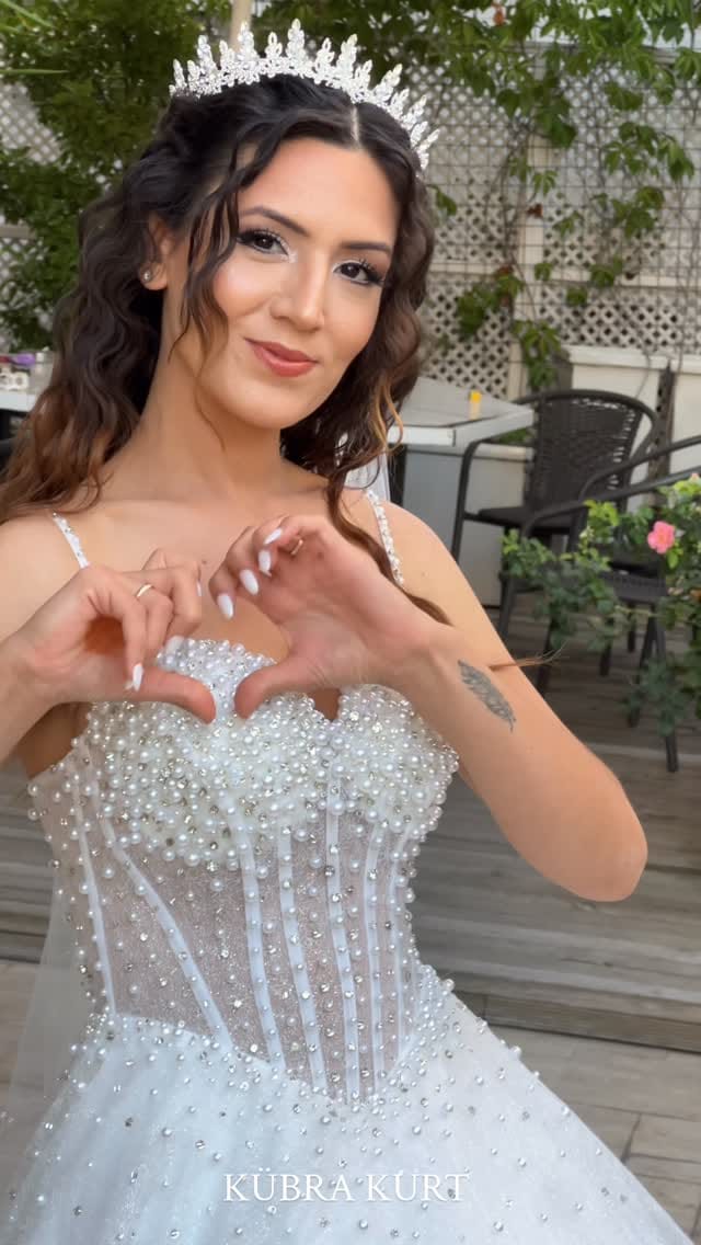 Post 10 by Kübra Kurt on Instagram (video)