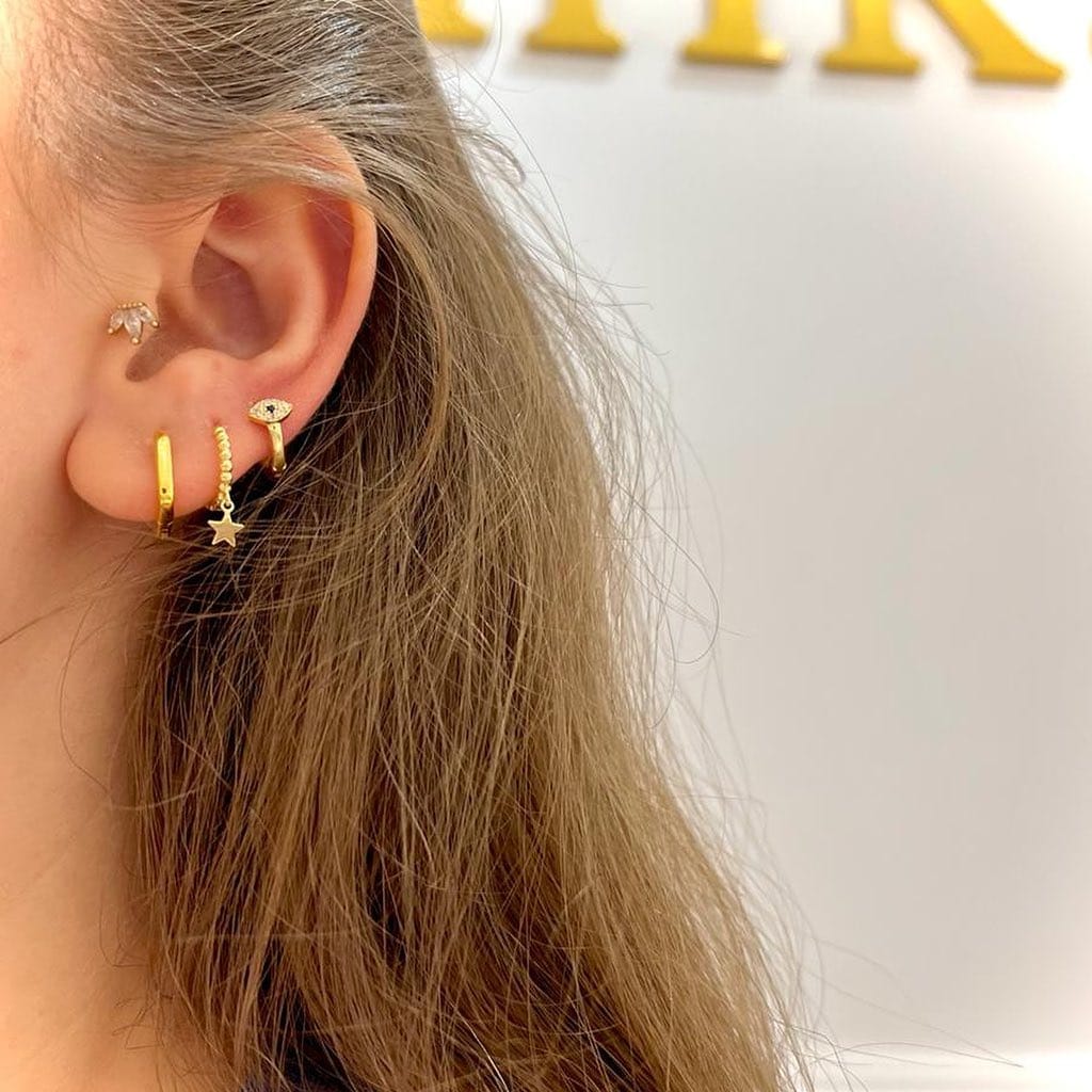 Post 5 by Siminkari Designed Jewelry on Instagram (carousel)