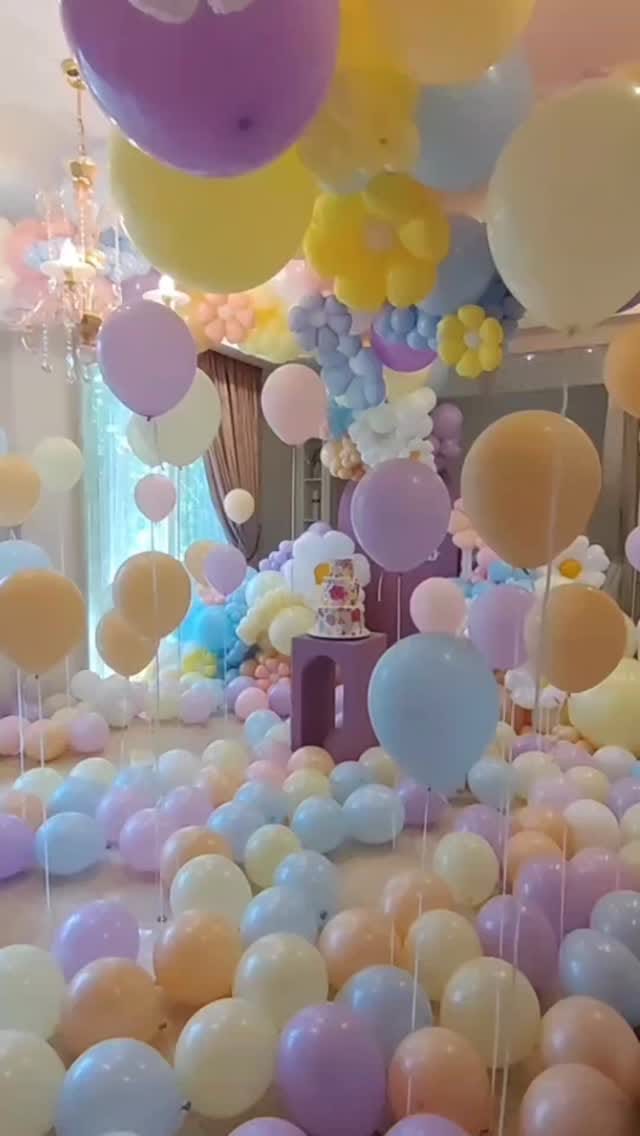 Post 4 by اجرای بادکنک آرایی.مهمانی on Instagram (video)