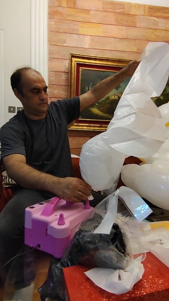 Post 3 by اجرای بادکنک آرایی.مهمانی on Instagram (video)