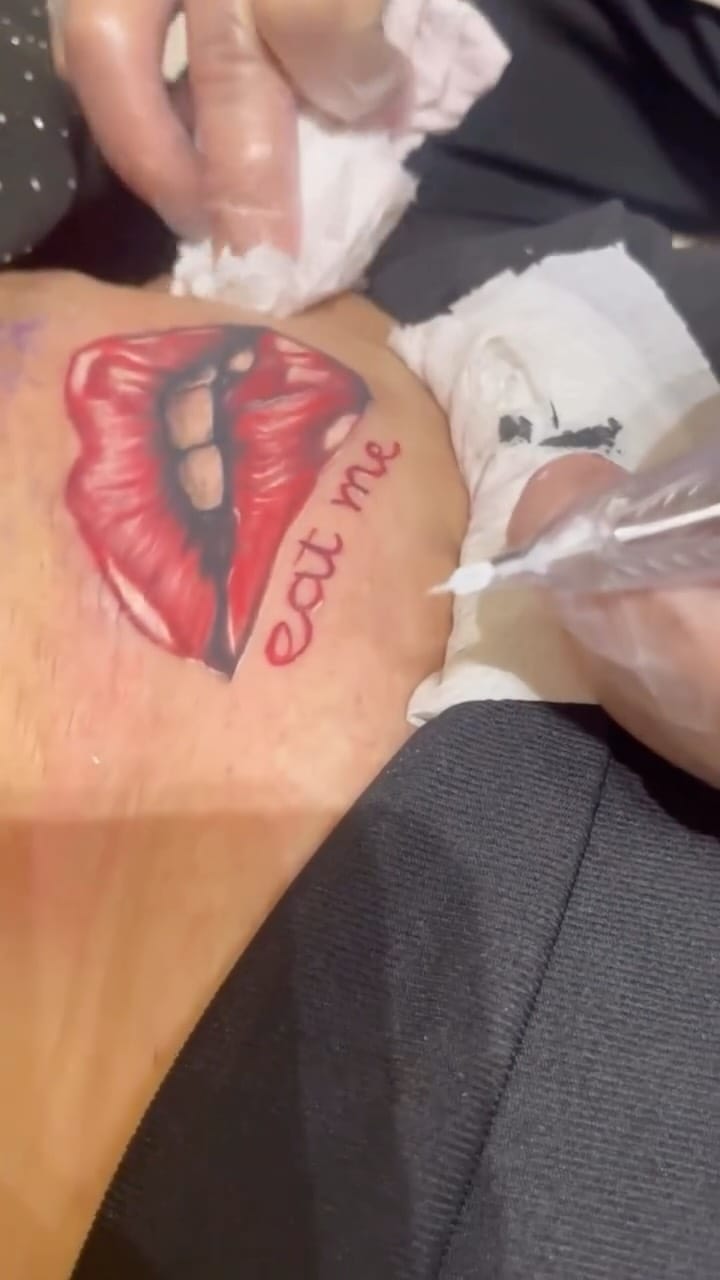 Post 2 by 𝐓𝐀𝐓𝐓𝐎𝐎 📍𝐃𝐔𝐁𝐀𝐈 on Instagram (video)